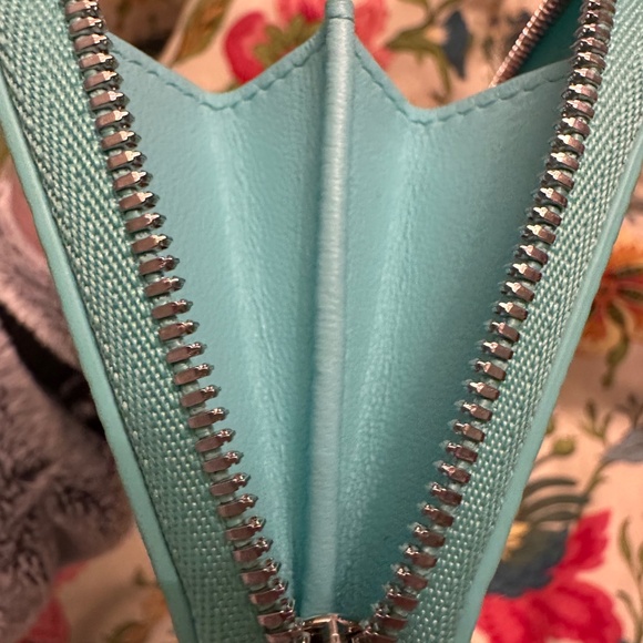 Update: Sold Tiffany & Co blue wallet - Picture 5 of 5